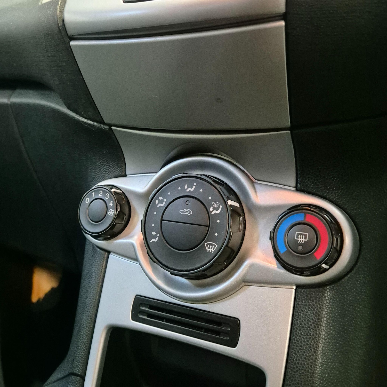 Used Ford Fiesta 2012 for sale - 76781062: Photo 29