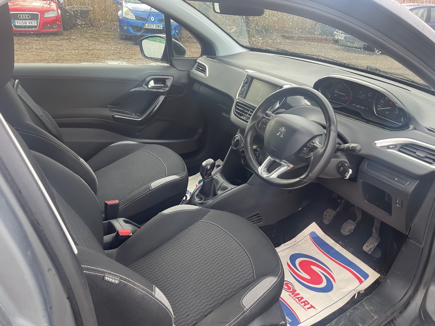 Used Peugeot 208 2015 for sale - 77643968: Photo 11