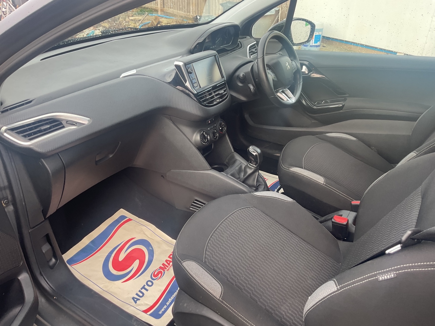 Used Peugeot 208 2015 for sale - 77643968: Photo 12