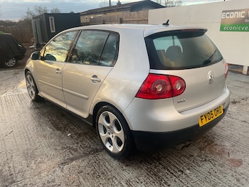 Used Volkswagen Golf 2005 for sale - 77707970: Photo