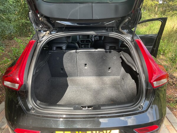 Used Volvo V40 2017 for sale - 75247127: Photo 17