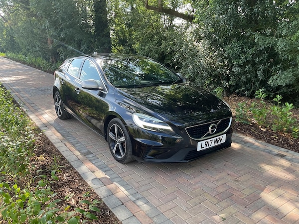 Used Volvo V40 2017 for sale - 75247127: Photo 1