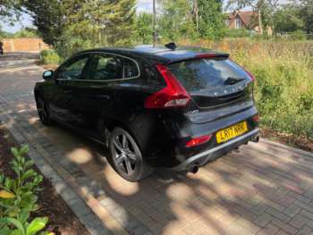 Used Volvo V40 2017 for sale - 75247127: Photo