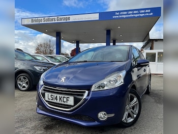 Peugeot - 208