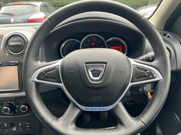 Used Dacia Sandero Stepway 2017 for sale - 76291185: Photo 24