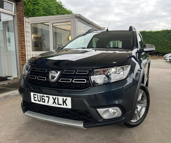Used Dacia Sandero Stepway 2017 for sale - 76291185: Photo 2