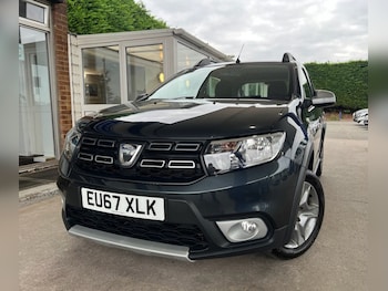 Used Dacia Sandero Stepway 2017 for sale - 76291185: Photo 2