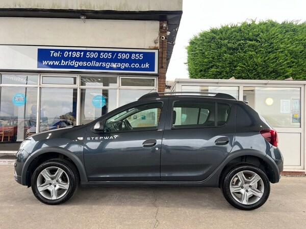 Used Dacia Sandero Stepway 2017 for sale - 76291185: Photo 3