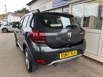 Used Dacia Sandero Stepway 2017 for sale - 76291185: Photo 4