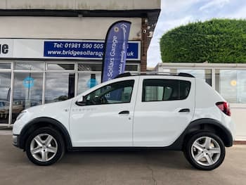 Used Dacia Sandero Stepway 2016 for sale - 79619238: Photo