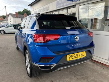 Used Volkswagen T-Roc 2019 for sale - 75843082: Photo