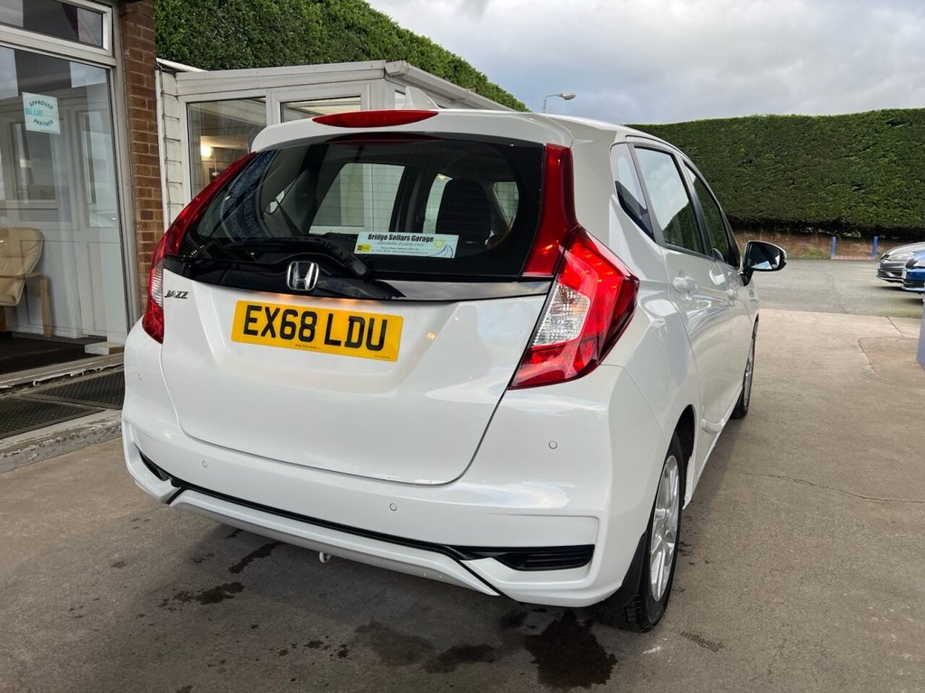 Used Honda Jazz 2018 for sale - 76569814: Photo 16