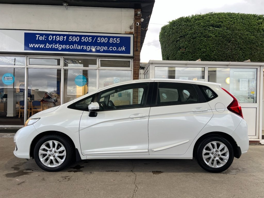 Used Honda Jazz 2018 for sale - 76569814: Photo 2
