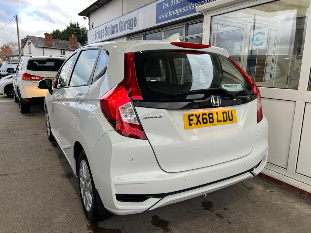 Used Honda Jazz 2018 for sale - 76569814: Photo 3