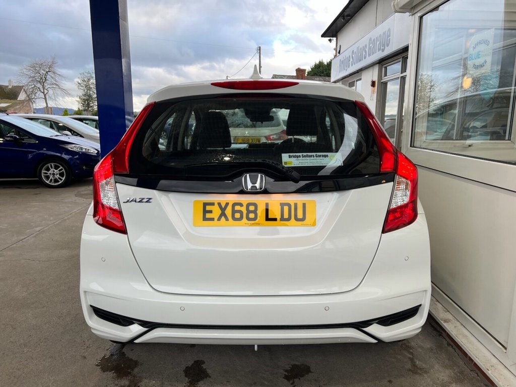 Used Honda Jazz 2018 for sale - 76569814: Photo 4