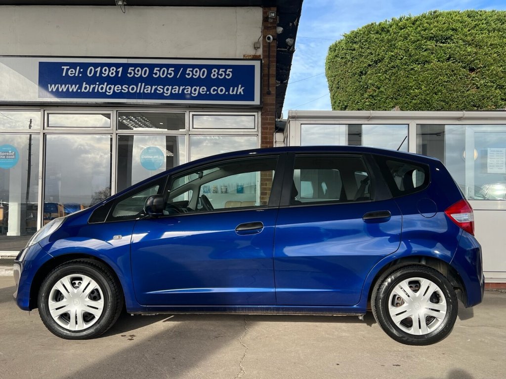 Used Honda Jazz 2011 for sale - 77720331: Photo 2