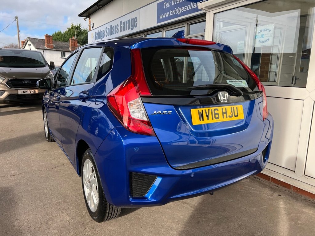 Used Honda Jazz 2016 for sale - 76558450: Photo 4