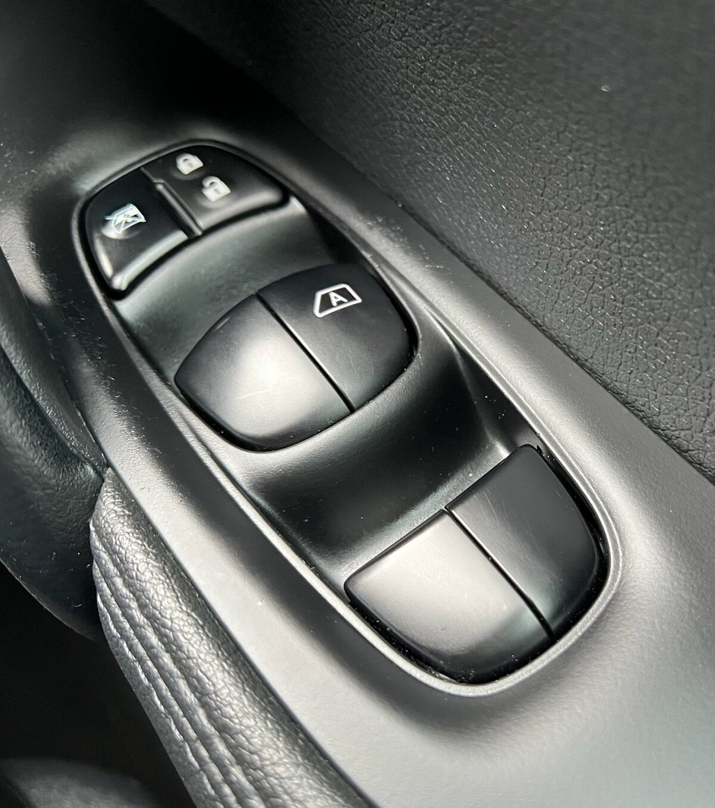 Used Nissan Qashqai 2015 for sale - 77236475: Photo 17