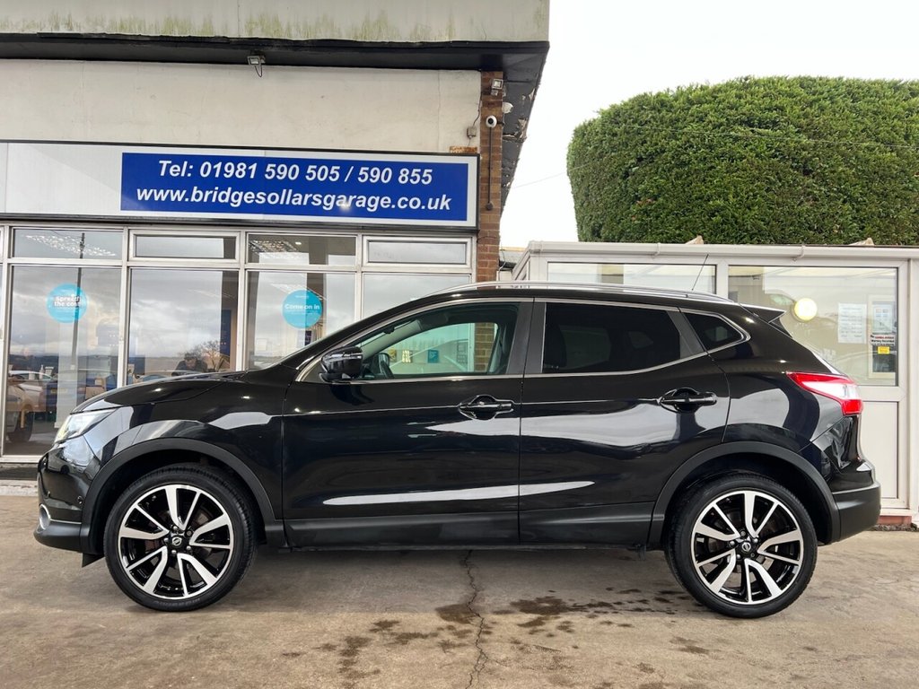 Used Nissan Qashqai 2015 for sale - 77236475: Photo 2