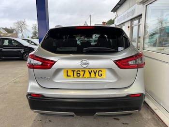 Used Nissan Qashqai 2017 for sale - 77341428: Photo