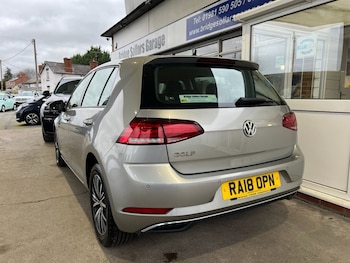 Used Volkswagen Golf 2018 for sale - 77287603: Photo