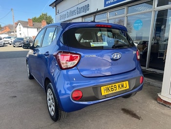Used Hyundai i10 2019 for sale - 78110345: Photo