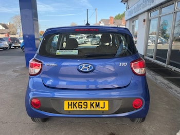 Used Hyundai i10 2019 for sale - 78110345: Photo