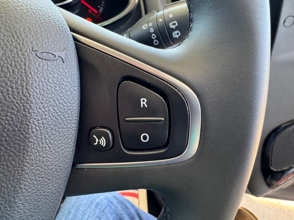 Used Renault Clio 2018 for sale - 76080555: Photo 17