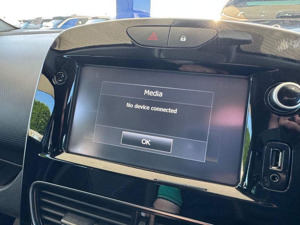 Used Renault Clio 2018 for sale - 76080555: Photo 25