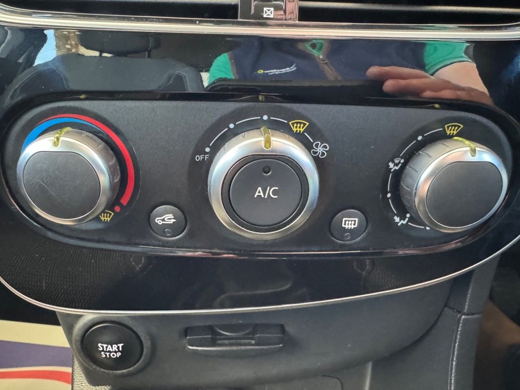 Used Renault Clio 2018 for sale - 76080555: Photo 33