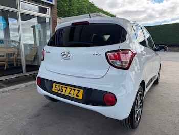 Used Hyundai i10 2017 for sale - 75515957: Photo