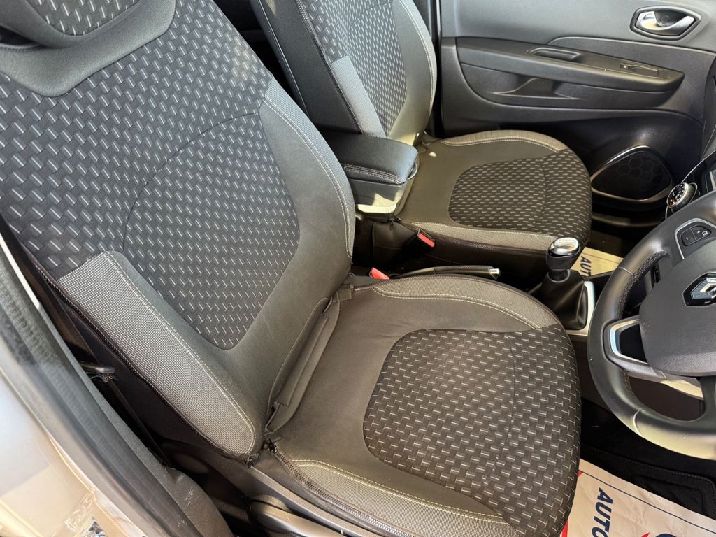 Used Renault Captur 2018 for sale - 76840820: Photo 12