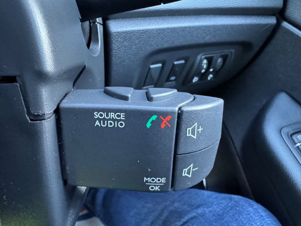 Used Renault Captur 2018 for sale - 76840820: Photo 20