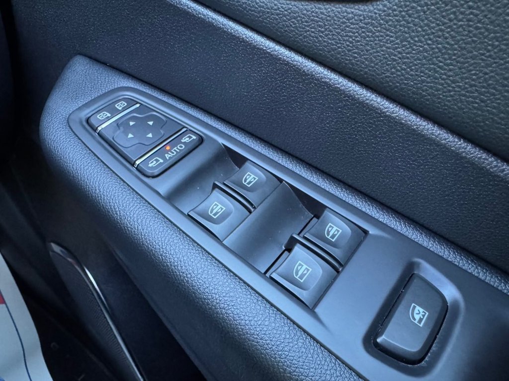 Used Renault Captur 2018 for sale - 76840820: Photo 21