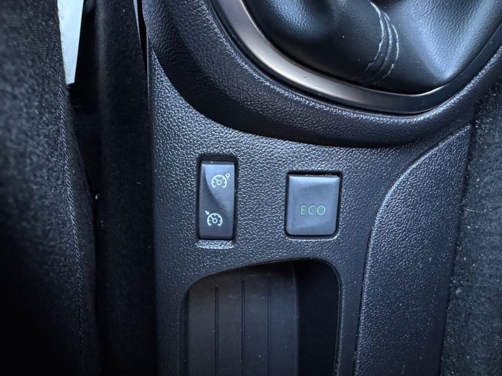 Used Renault Captur 2018 for sale - 76840820: Photo 36