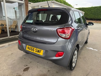 Used Hyundai i10 2016 for sale - 76356418: Photo