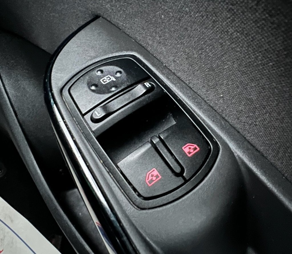 Used Vauxhall Corsa 2016 for sale - 78082471: Photo 20