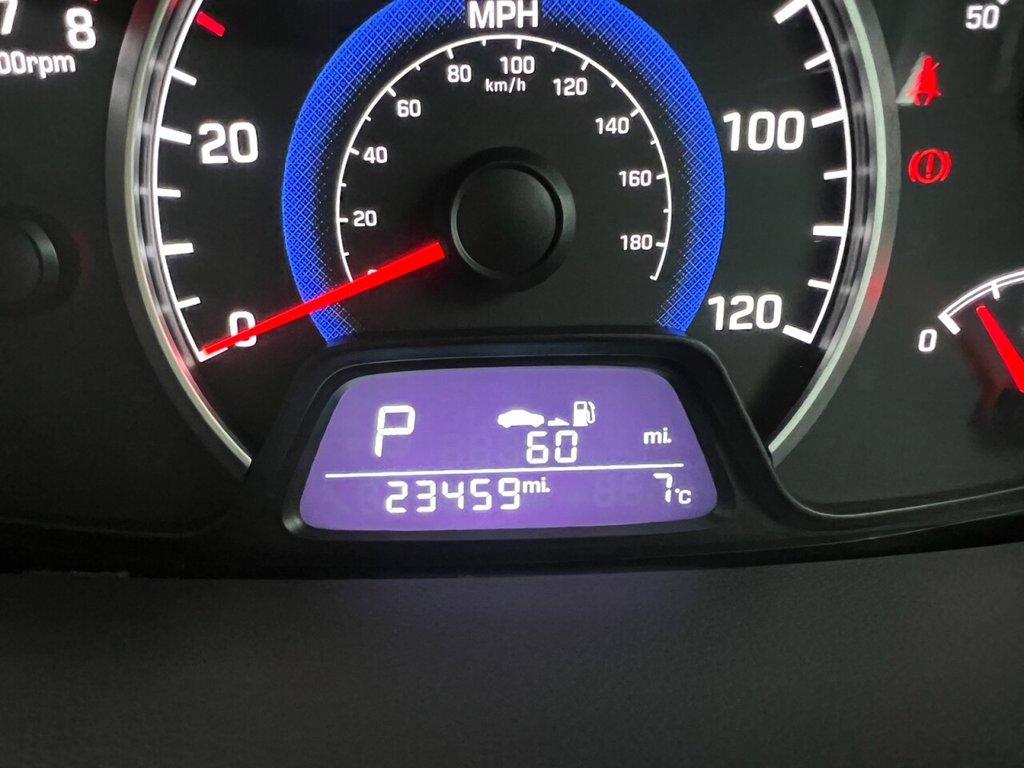Used Hyundai i10 2017 for sale - 76345317: Photo 20