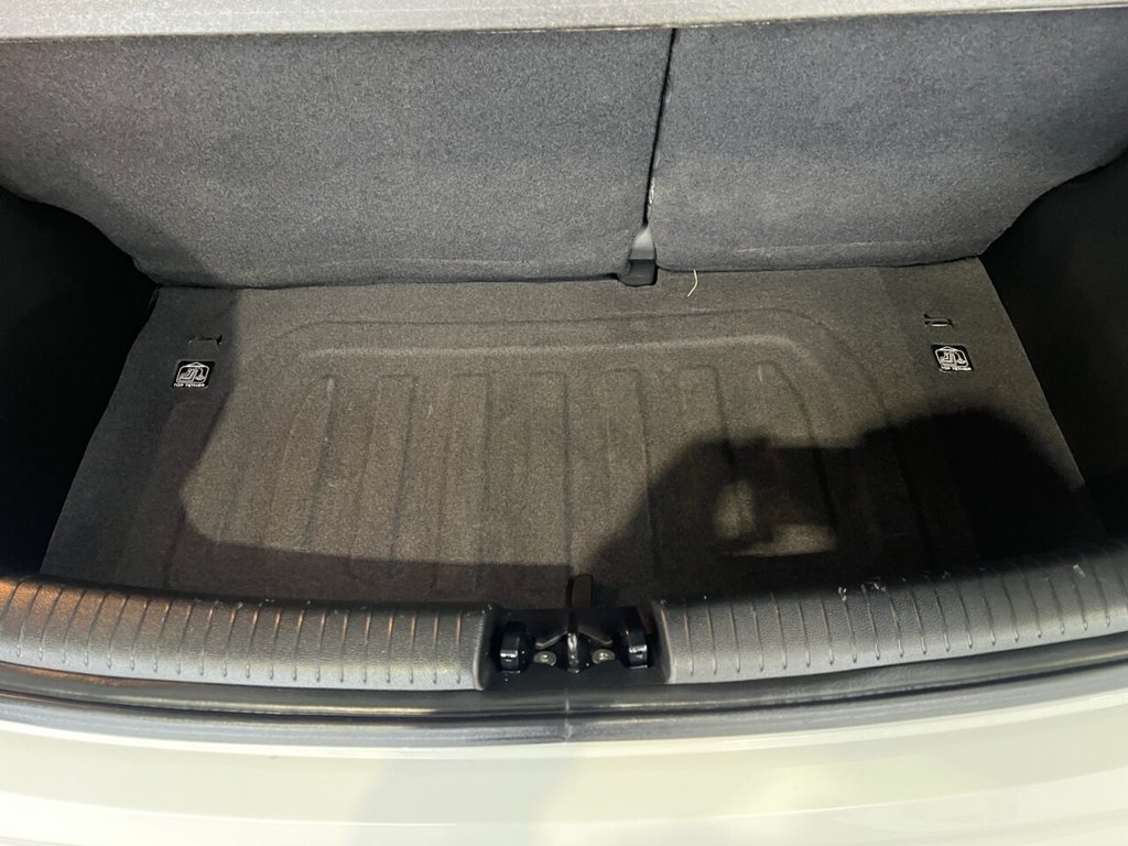Used Hyundai i10 2017 for sale - 76345317: Photo 6