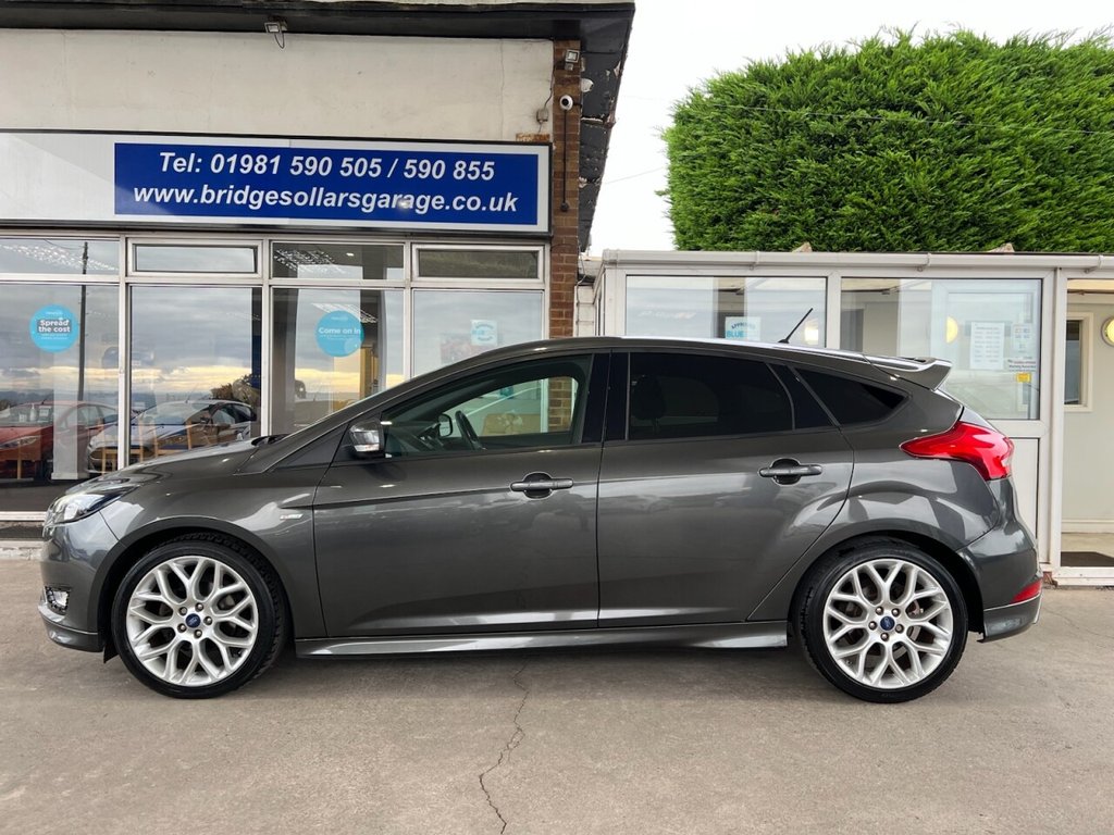 Used Ford Focus 2017 for sale - 76266797: Photo 3