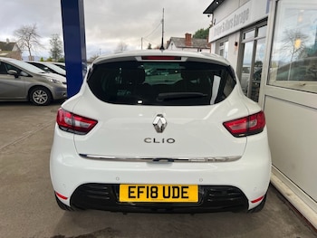 Used Renault Clio 2018 for sale - 76934658: Photo