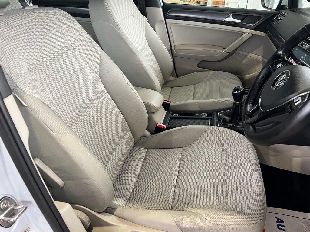 Used Volkswagen Golf 2018 for sale - 76496511: Photo 27