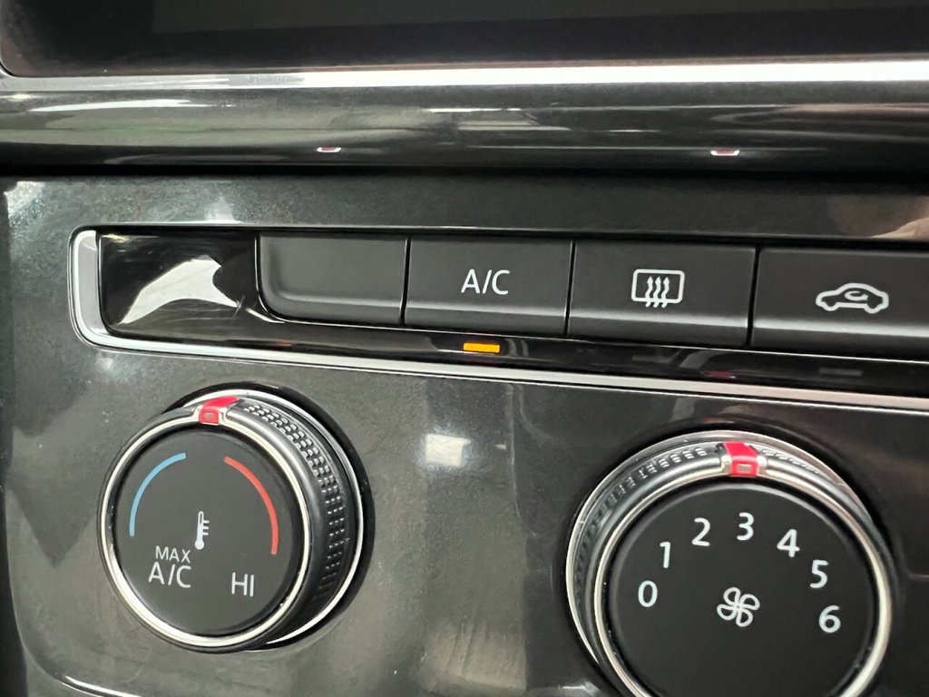 Used Volkswagen Golf 2018 for sale - 76496511: Photo 38