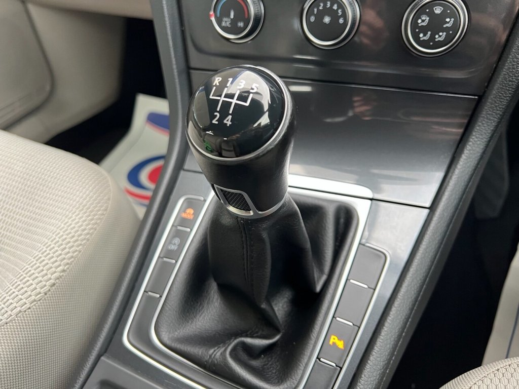 Used Volkswagen Golf 2018 for sale - 76496511: Photo 40