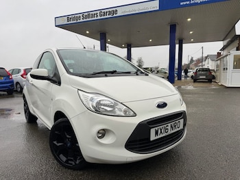 2016 (16) - 1.2 Zetec White Edition 3dr