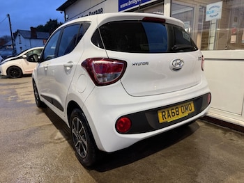 Used Hyundai i10 2019 for sale - 78702306: Photo