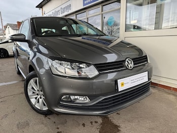 Used Volkswagen Polo 2016 for sale - 77145605: Photo