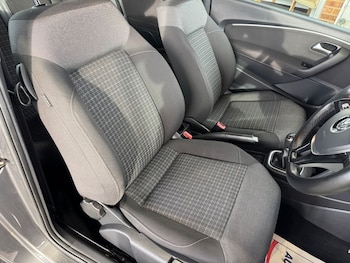 Used Volkswagen Polo 2016 for sale - 77145605: Photo