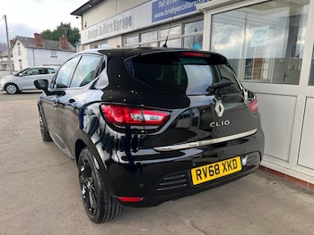 Used Renault Clio 2018 for sale - 77692988: Photo