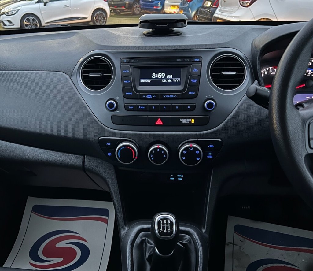 Used Hyundai i10 2017 for sale - 76986024: Photo 19